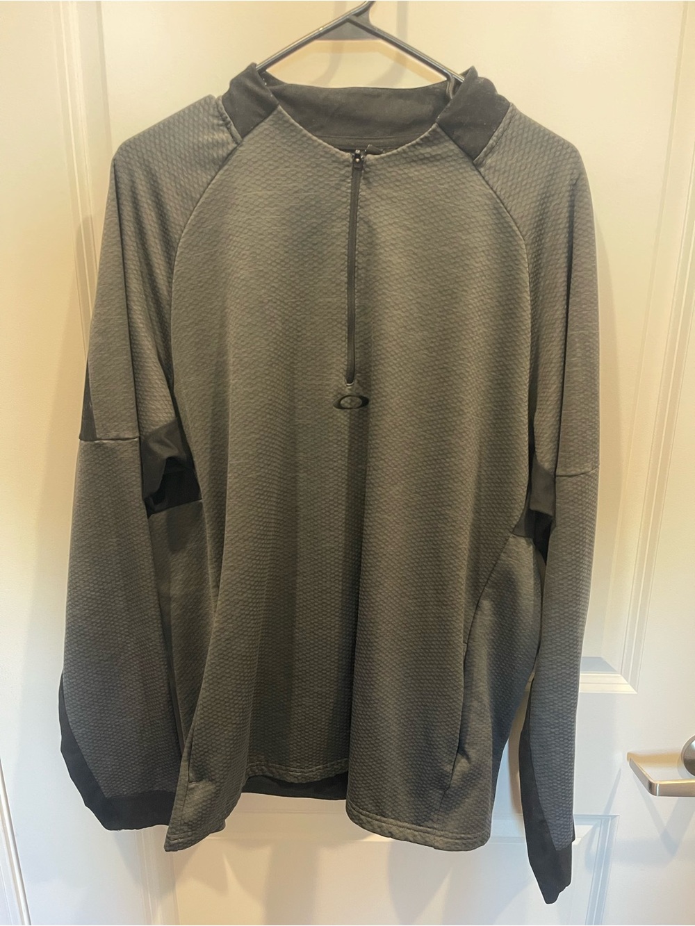 Oakley Gray/Black Quarter-Zip Lightweight Pullover